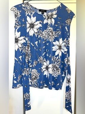 Karen Kane Blue and white Floral Sleeveless size small